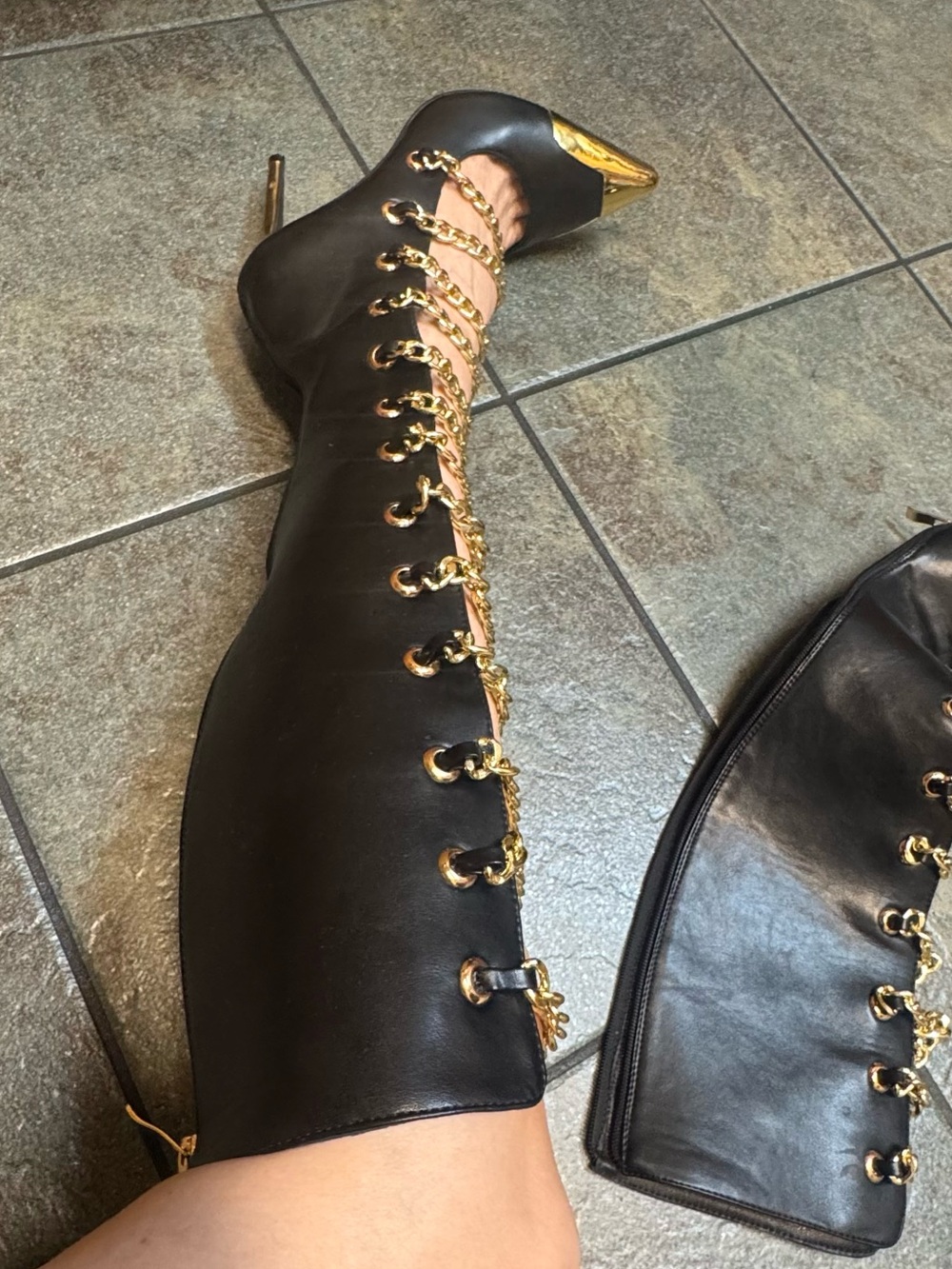 Black Leather Knee-High Stiletto Boots with Gold Chain & Toe Cap US 8 - Picture 9 of 17